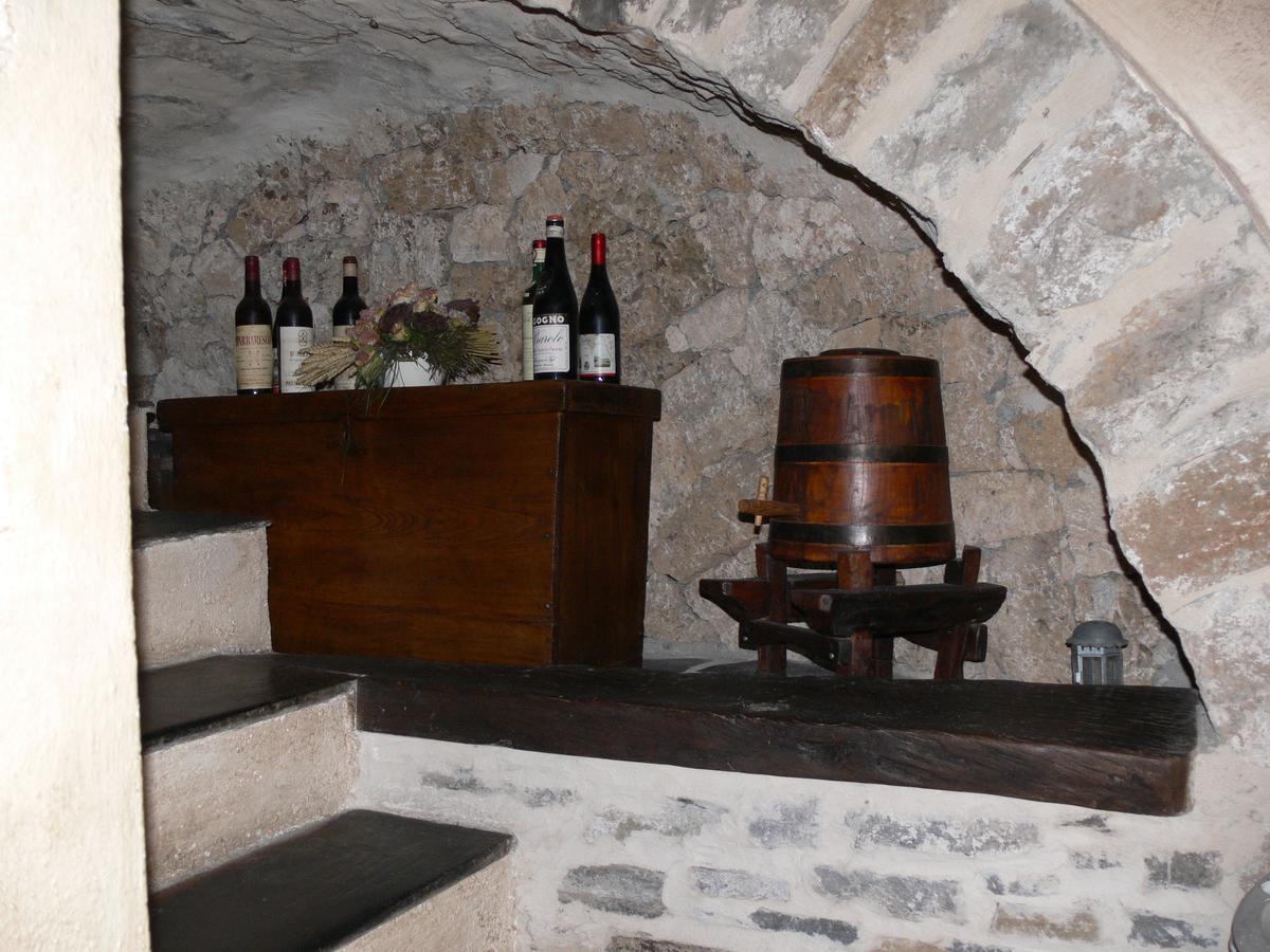 Il Cappellaio Matto Bed & Breakfast Montalto Ligure Eksteriør bilde