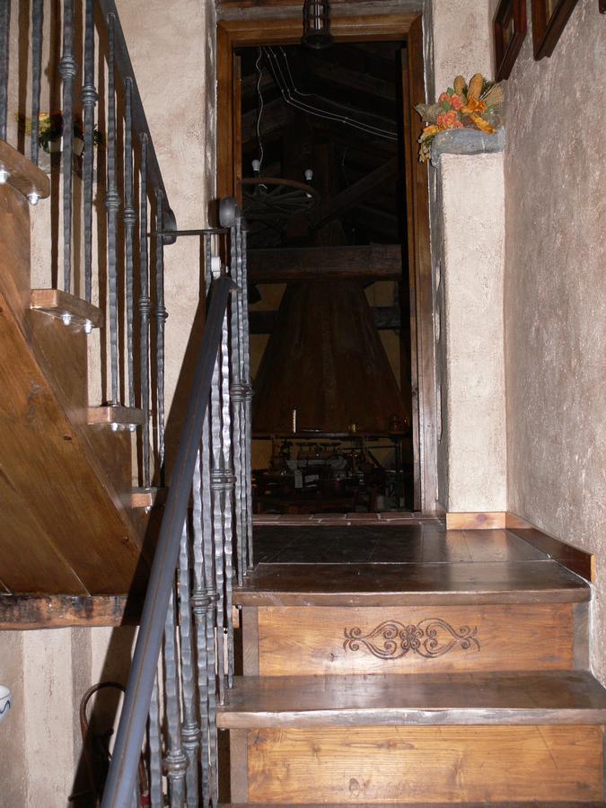Il Cappellaio Matto Bed & Breakfast Montalto Ligure Eksteriør bilde