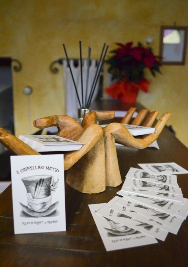 Il Cappellaio Matto Bed & Breakfast Montalto Ligure Eksteriør bilde