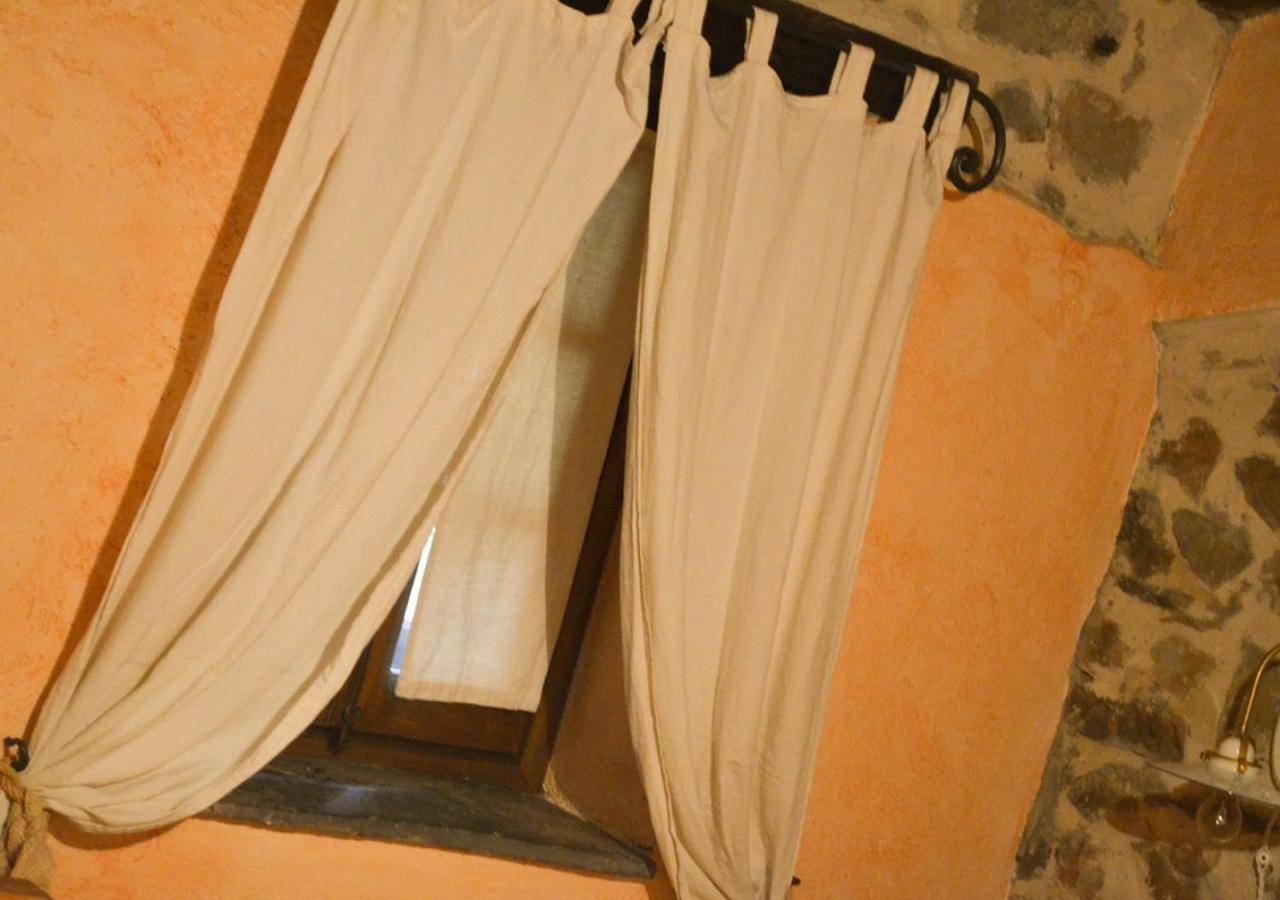 Il Cappellaio Matto Bed & Breakfast Montalto Ligure Eksteriør bilde