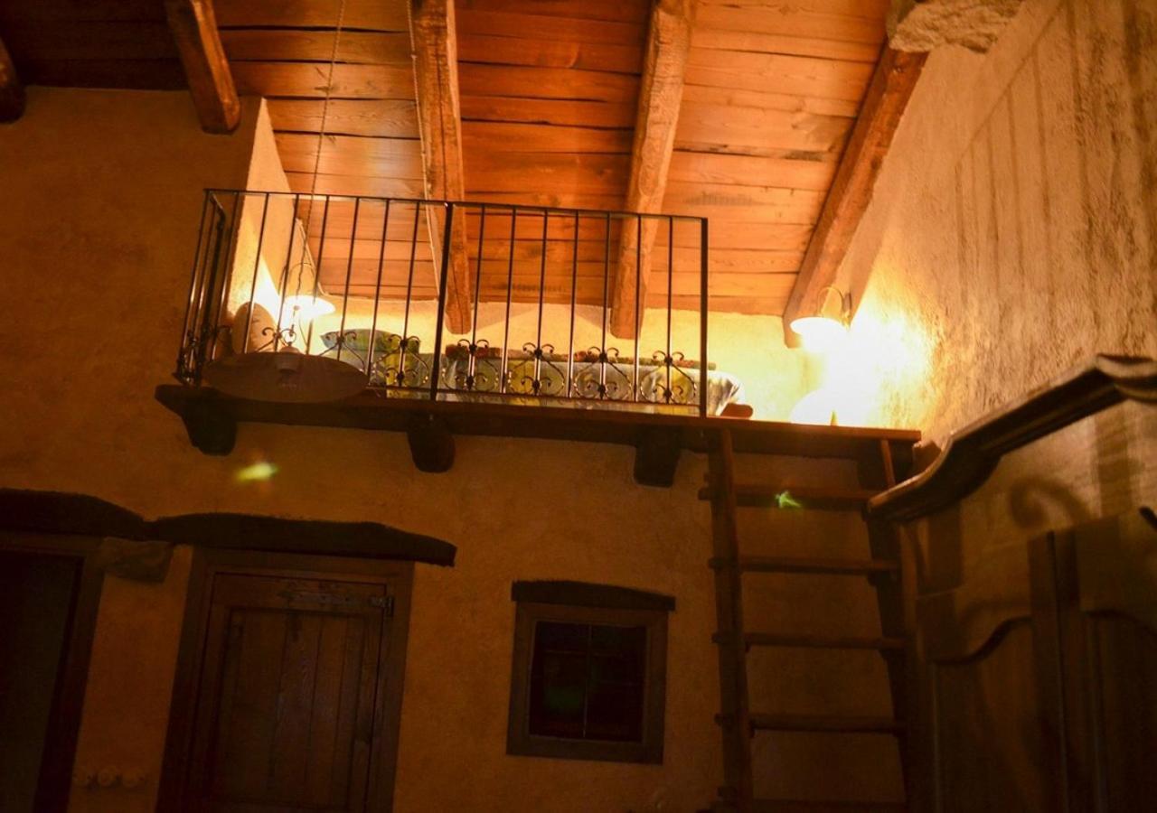 Il Cappellaio Matto Bed & Breakfast Montalto Ligure Eksteriør bilde