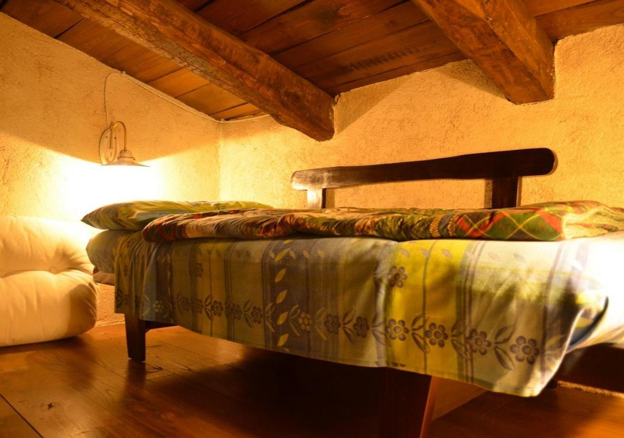 Il Cappellaio Matto Bed & Breakfast Montalto Ligure Eksteriør bilde